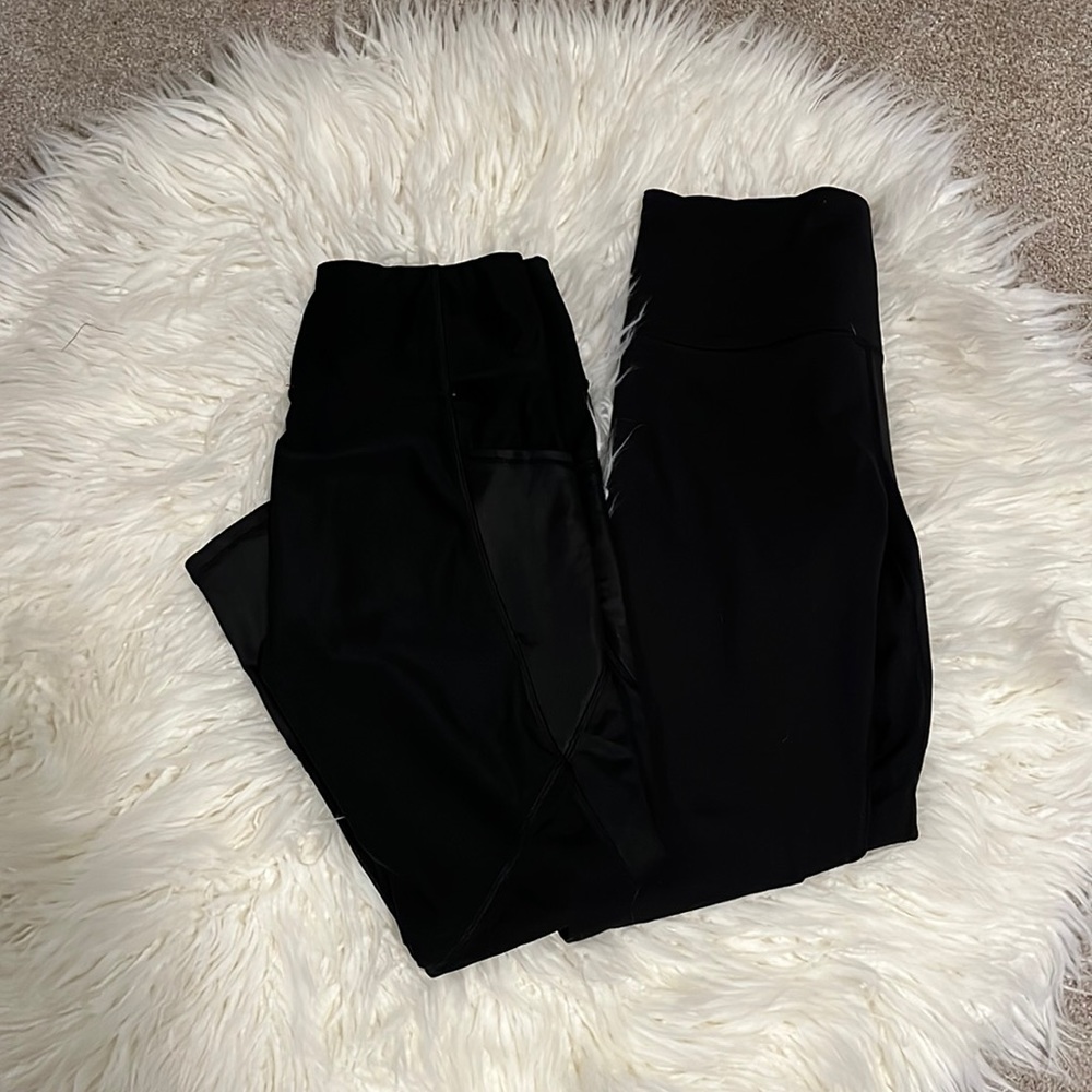 Black yoga pants size medium